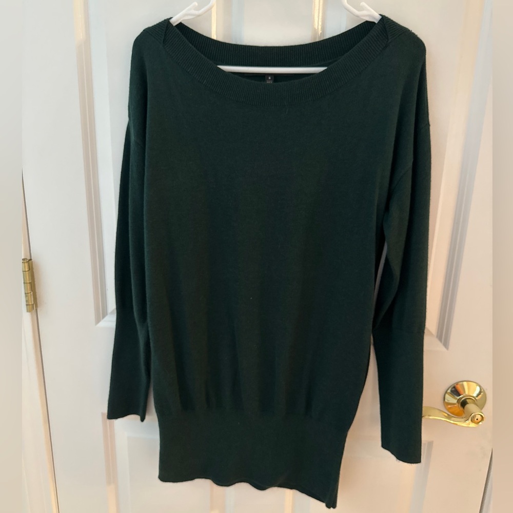 White House, Black market size small tunic sweater 28” long